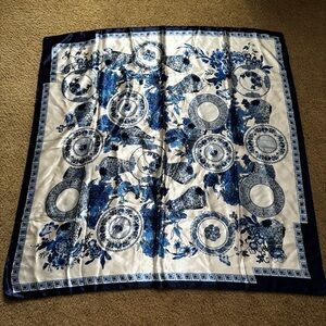 SHEIN Blue and White Floral Scarf